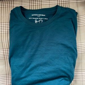 Banana Republic tee